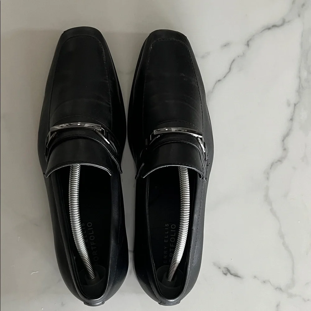 📫BUY 2 for $20 📫 Perry Ellis Black Leather Slip-On Loafers